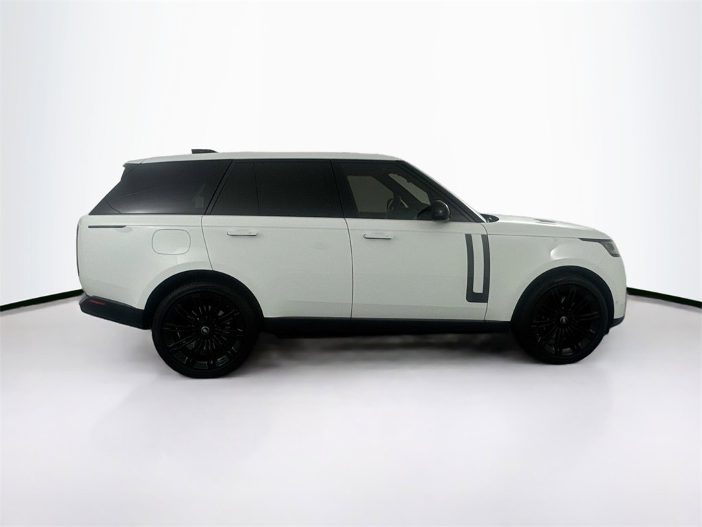 Certified 2023 Land Rover Range Rover SE image 4