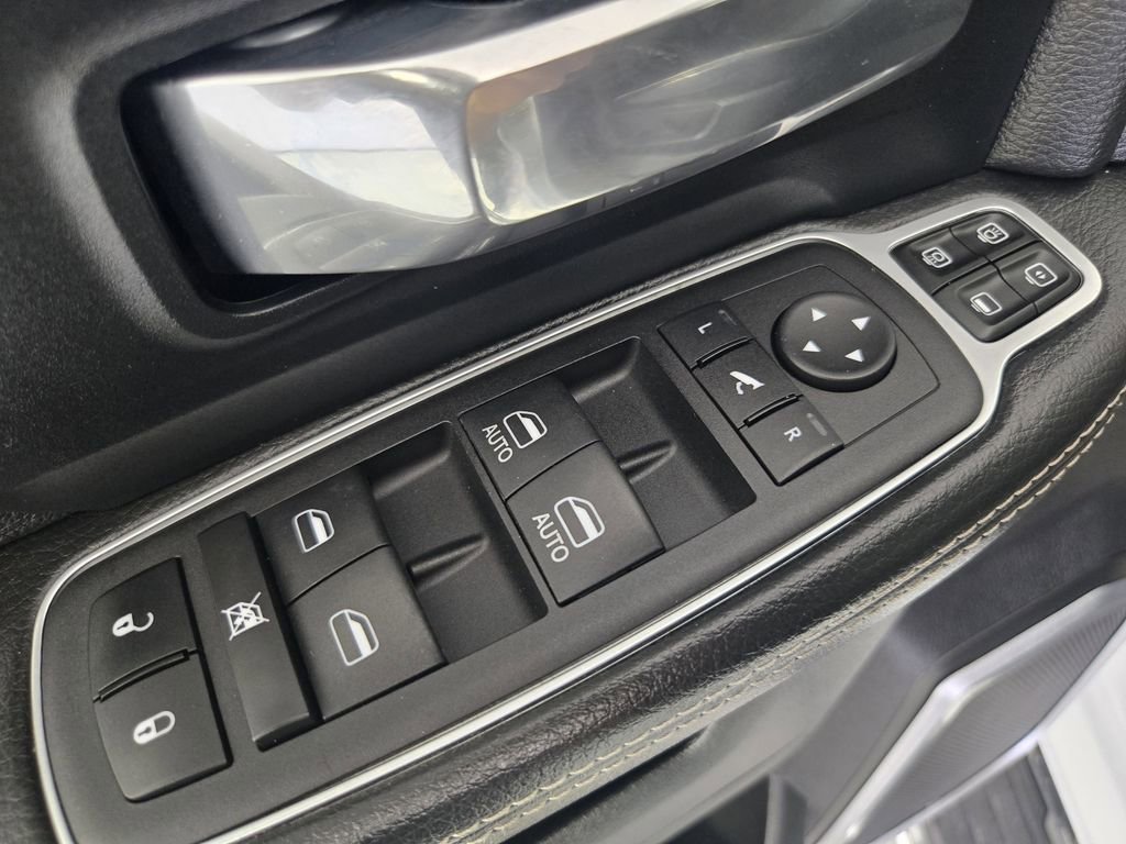 Used 2023 RAM 3500 Laramie image 24