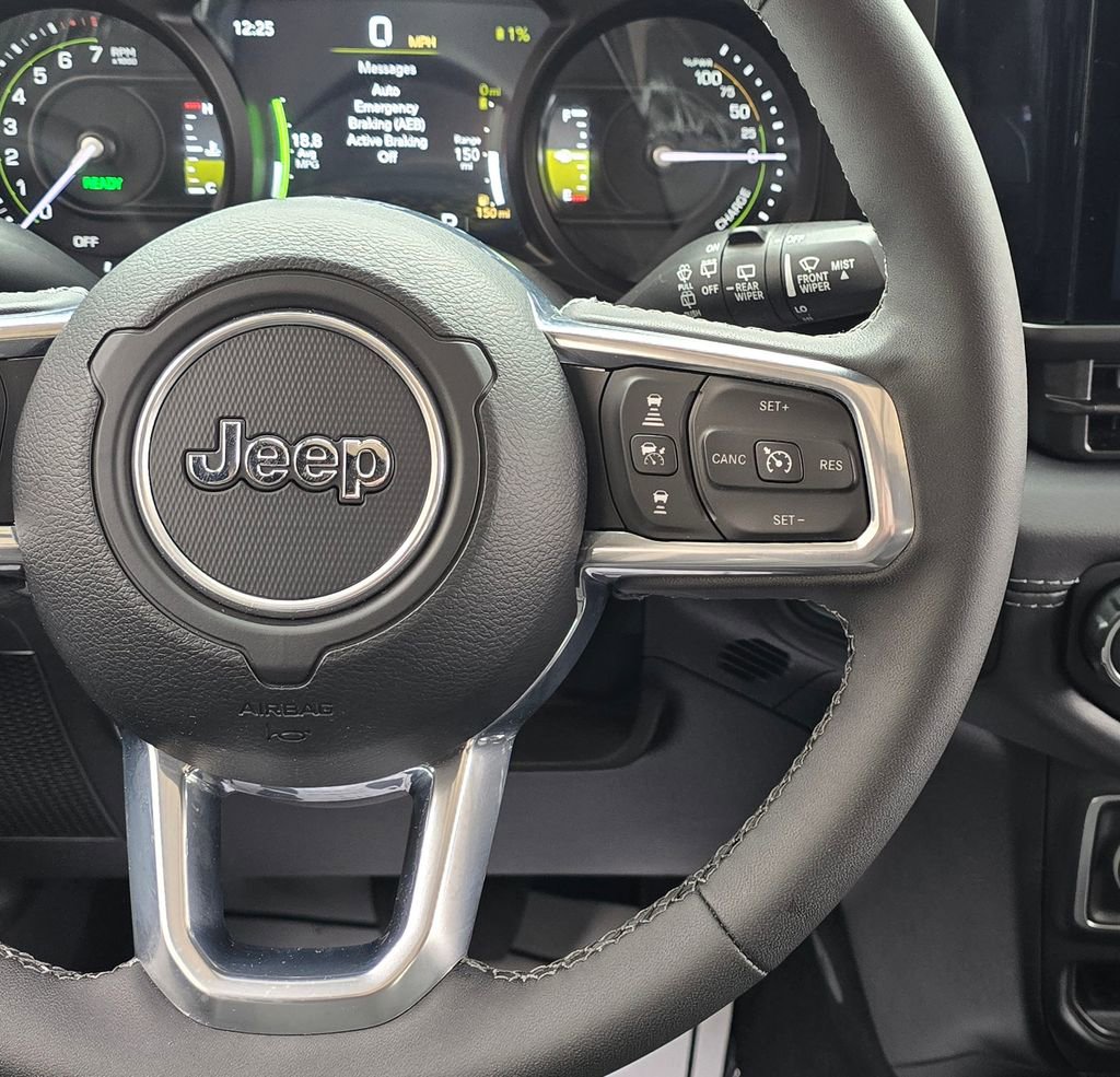 Used 2025 Jeep Wrangler Unlimited Sahara w/ Safety Group image 40