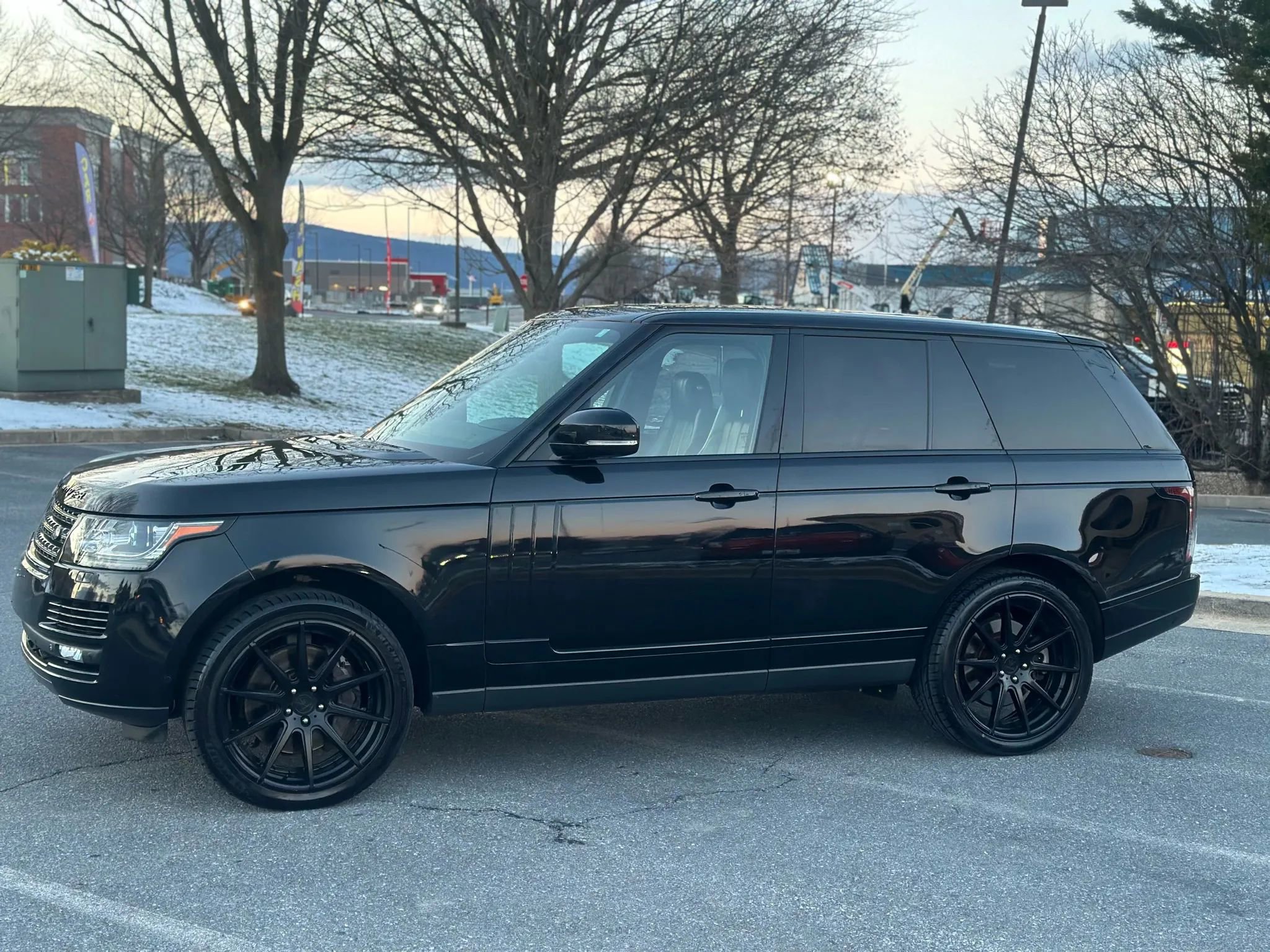 Used 2015 Land Rover Range Rover Supercharged image 21