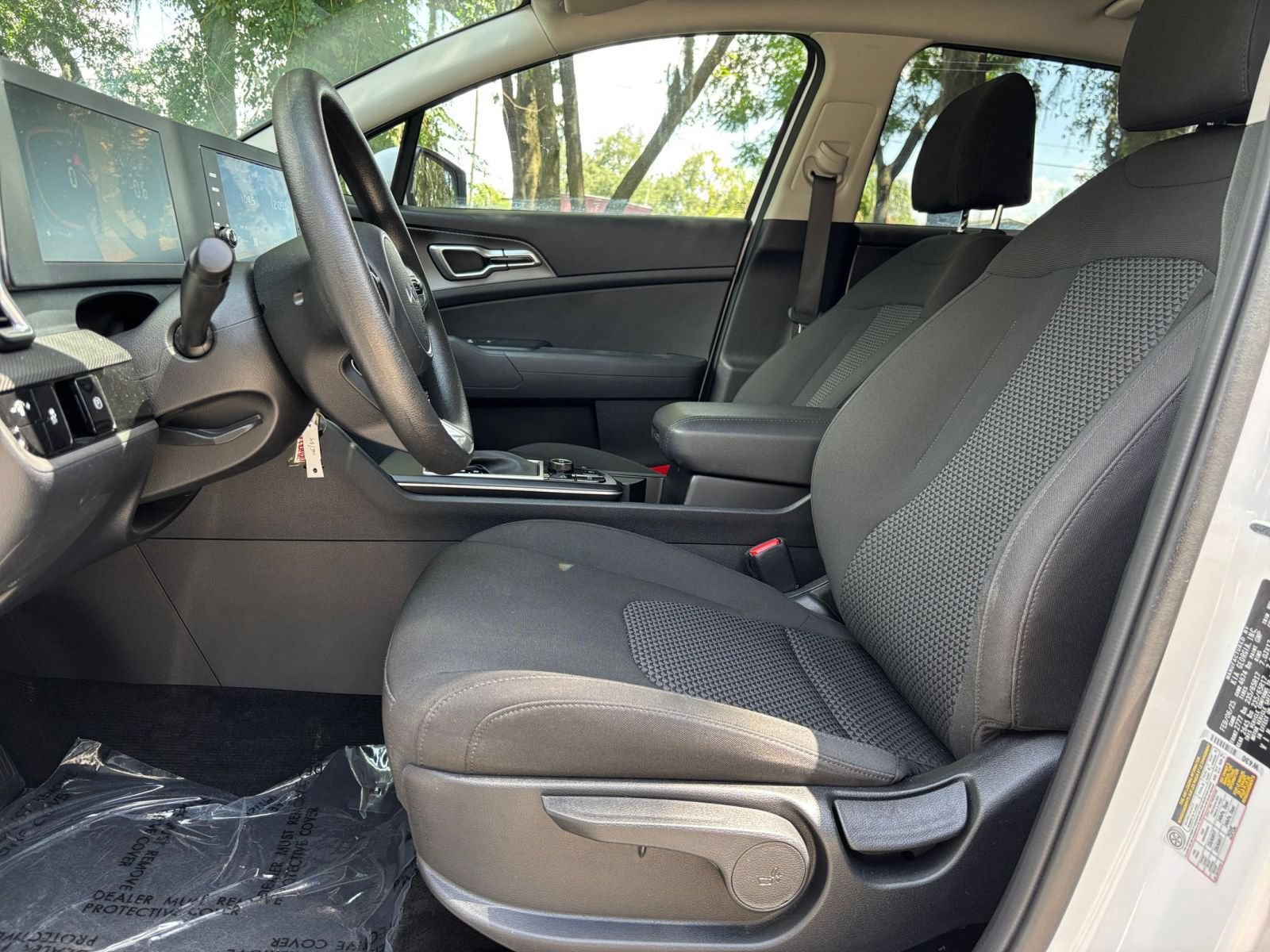 Used 2025 Kia Sportage LX FWD image 24