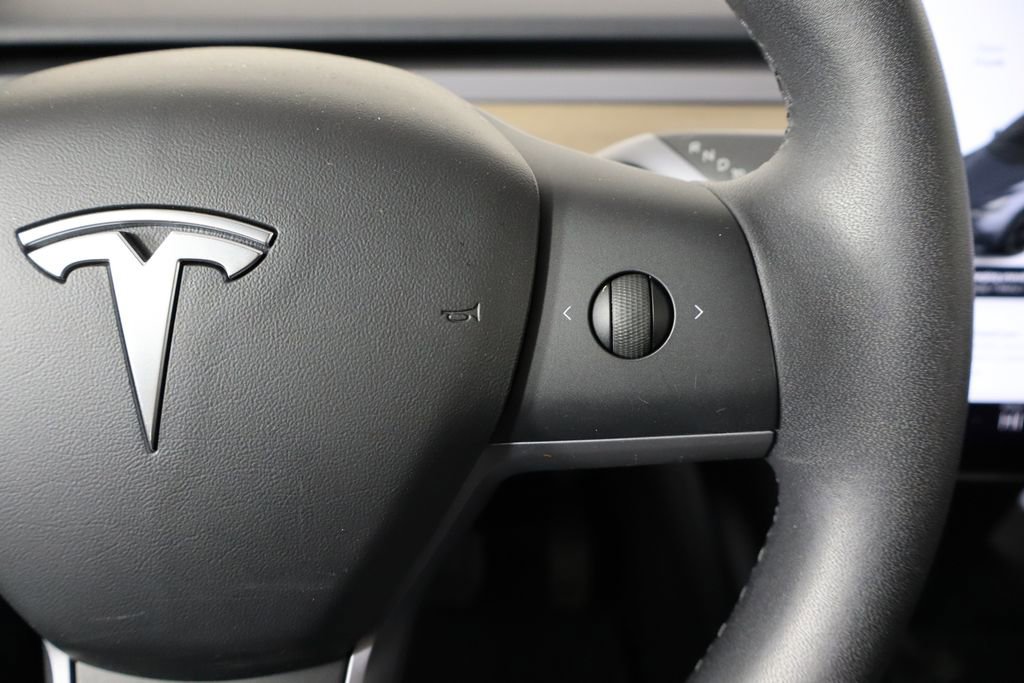 Used 2020 Tesla Model Y Long Range image 27
