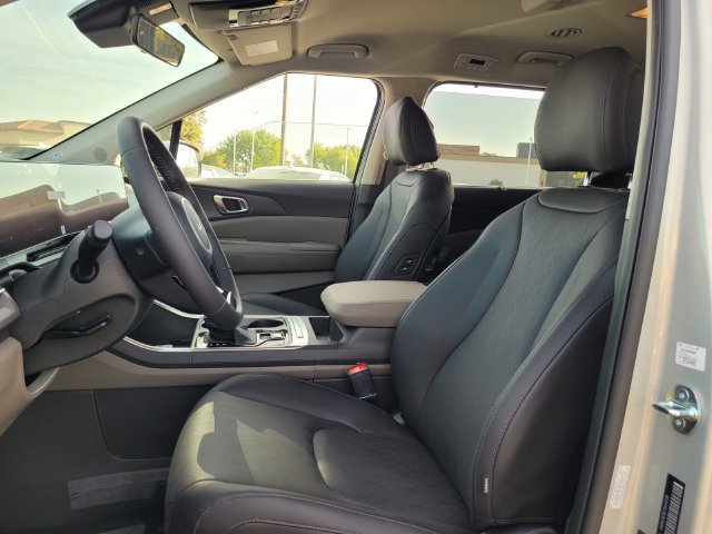 New 2026 Kia Carnival EX FWD image 9