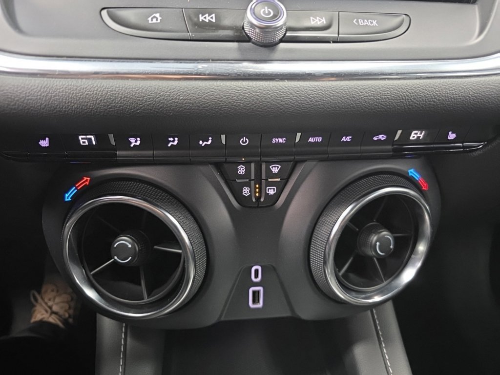 Certified 2025 Chevrolet Blazer LT FWD image 21