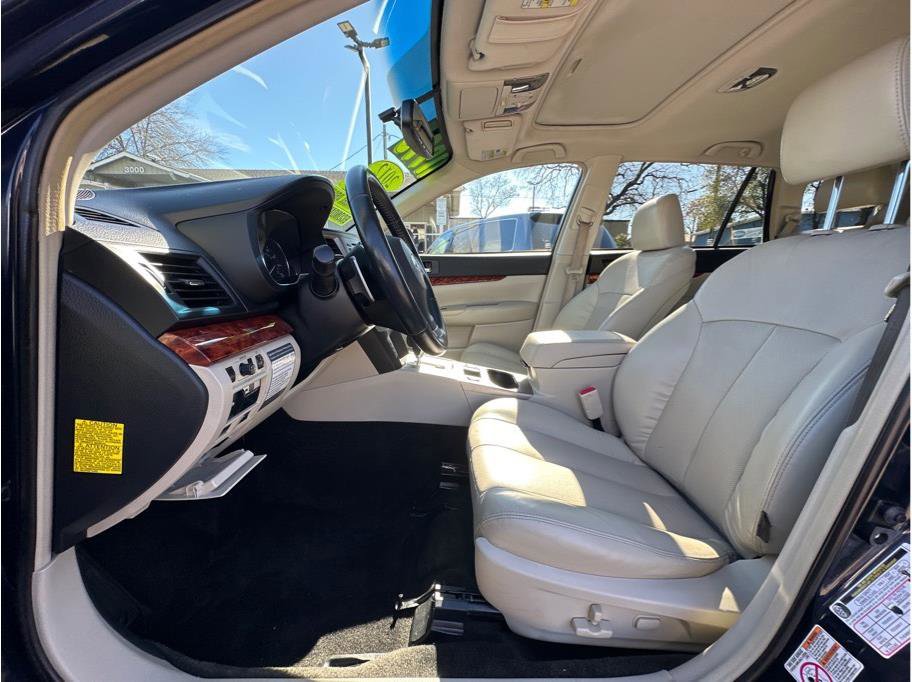 Used 2012 Subaru Outback 3.6R Limited w/ Moonroof Pkg image 14