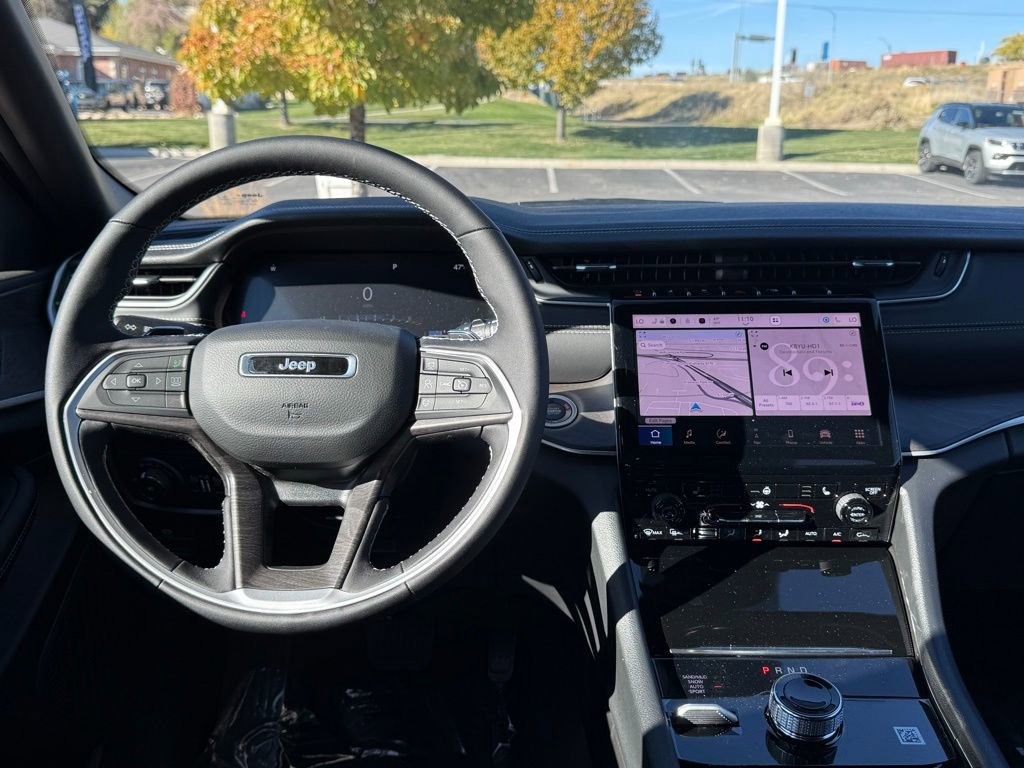 New 2025 Jeep Grand Cherokee L Limited w/ Black Appearance Package image 30