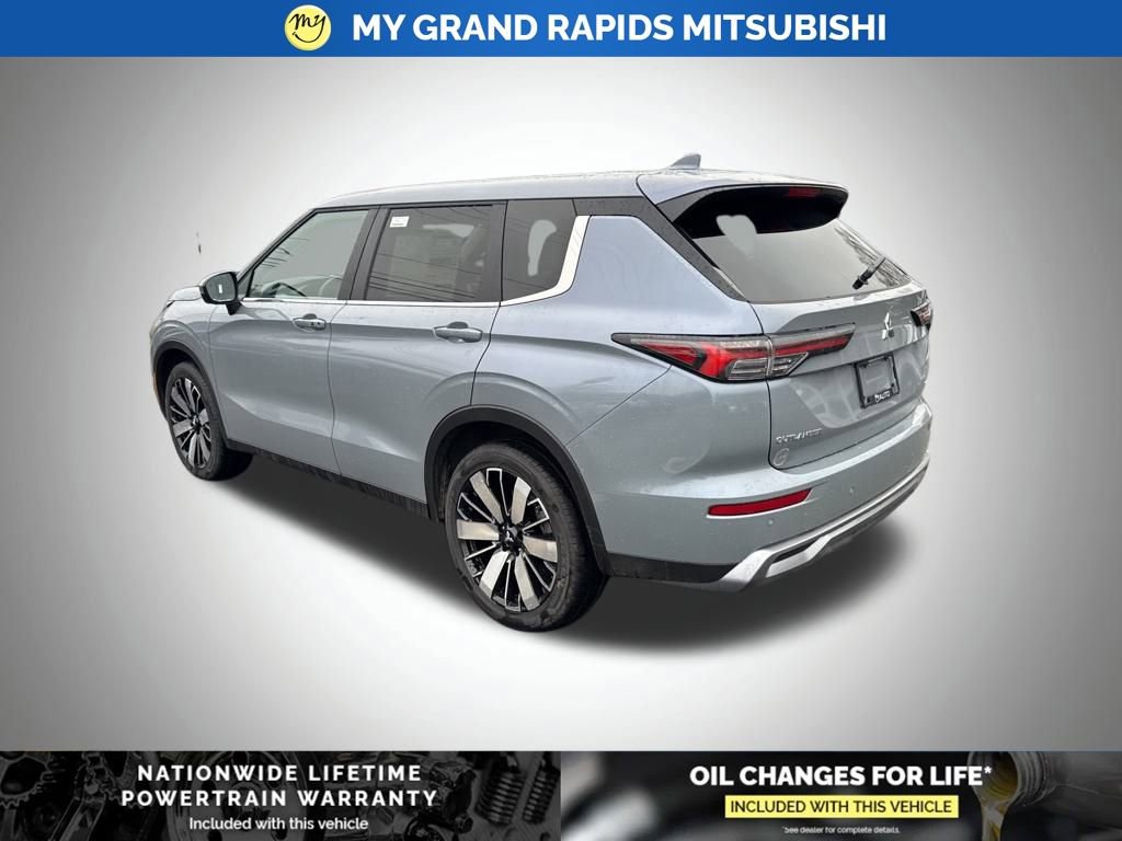New 2026 Mitsubishi Outlander SE image 5