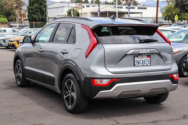 Certified 2025 Kia Niro EX FWD image 7