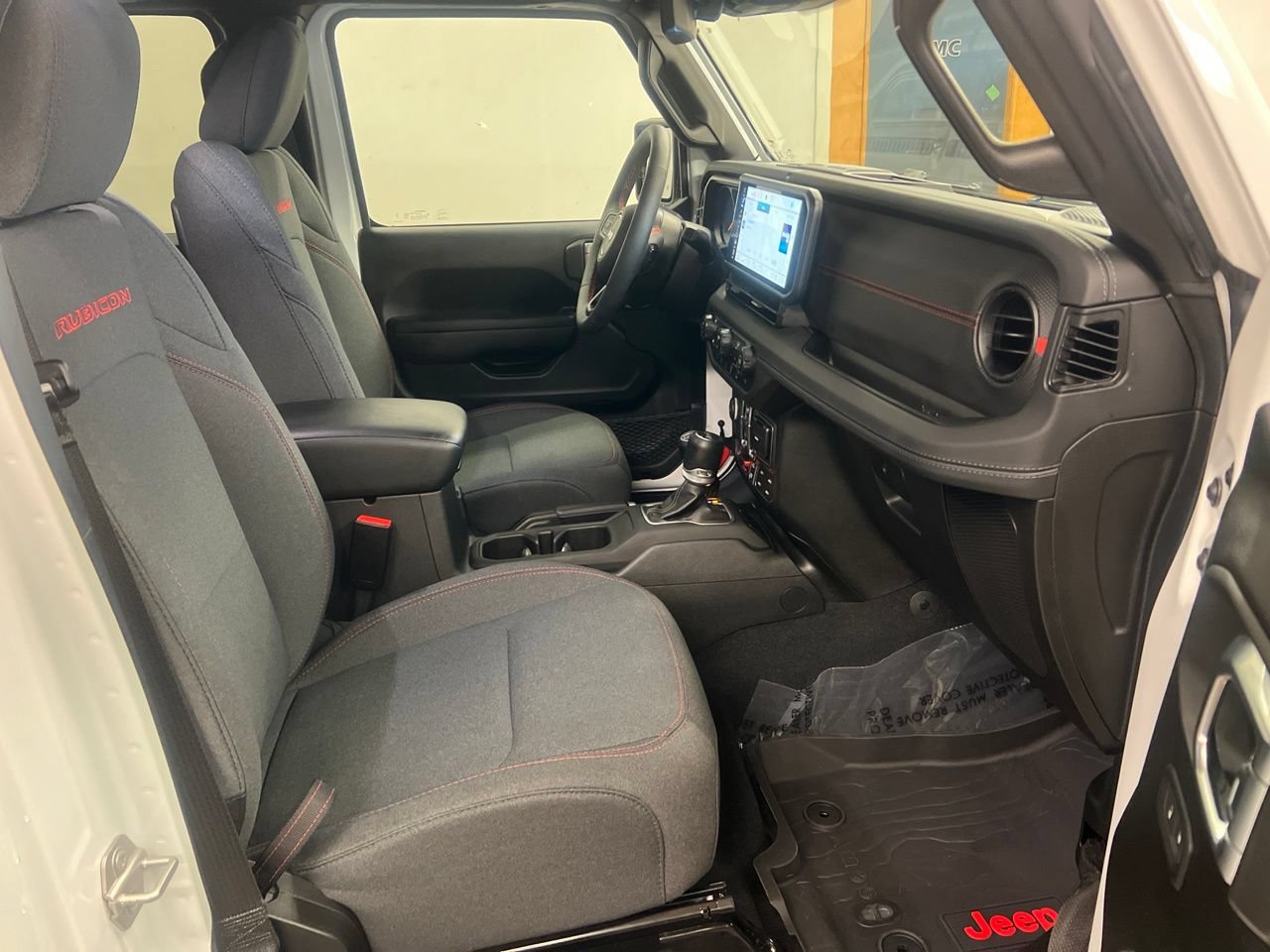 Used 2024 Jeep Wrangler Unlimited Rubicon w/ Technology Group AWD/4WD image 23