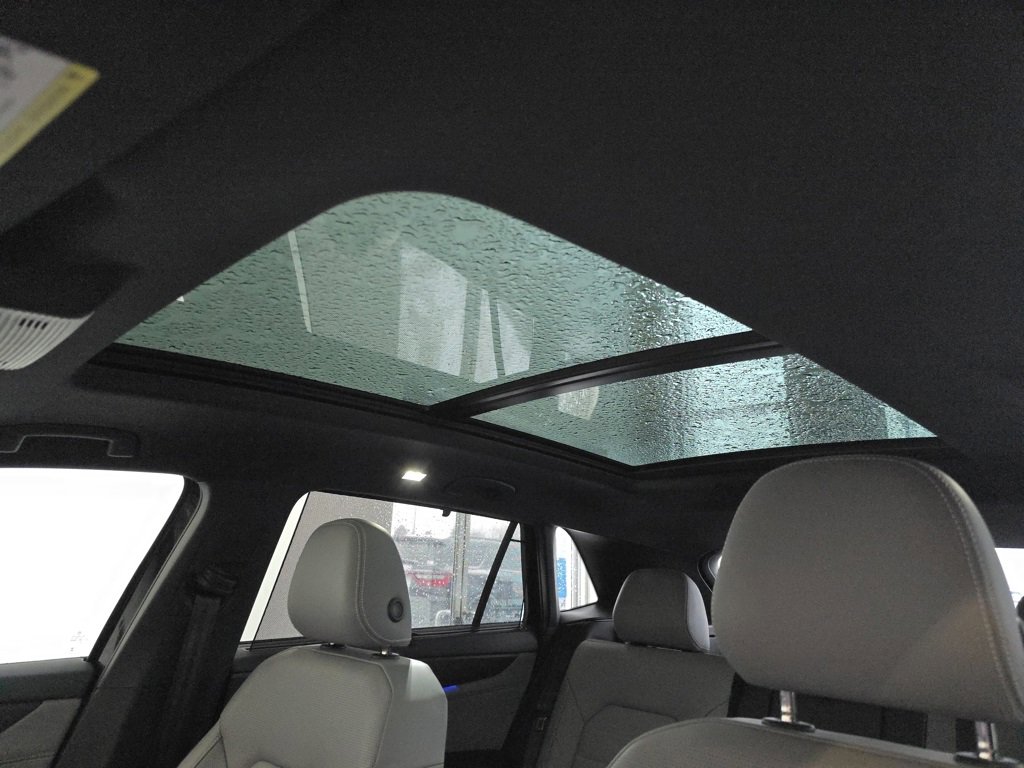 New 2024 Volkswagen Atlas Cross Sport SEL R-Line image 3