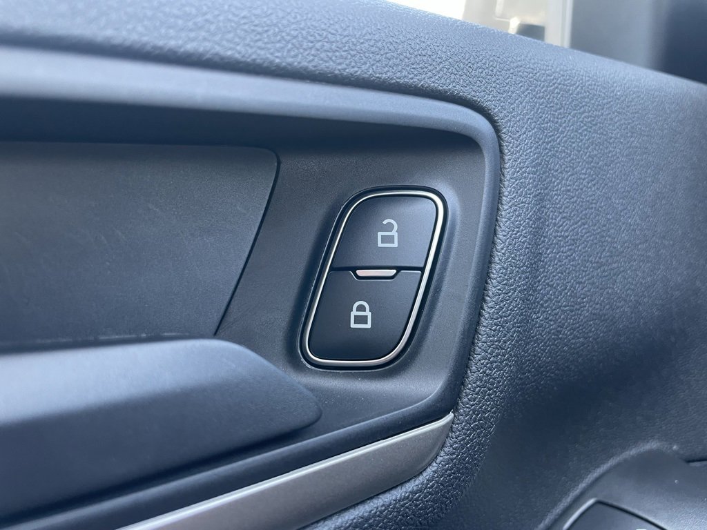 Used 2022 Ford Escape SE image 25