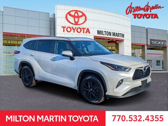 Used 2023 Toyota Highlander XLE