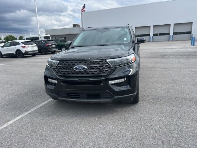 Used 2022 Ford Explorer XLT w/ Equipment Group 202A AWD/4WD image 5