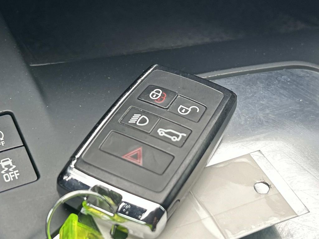 Used 2019 Jaguar E-PACE S image 34