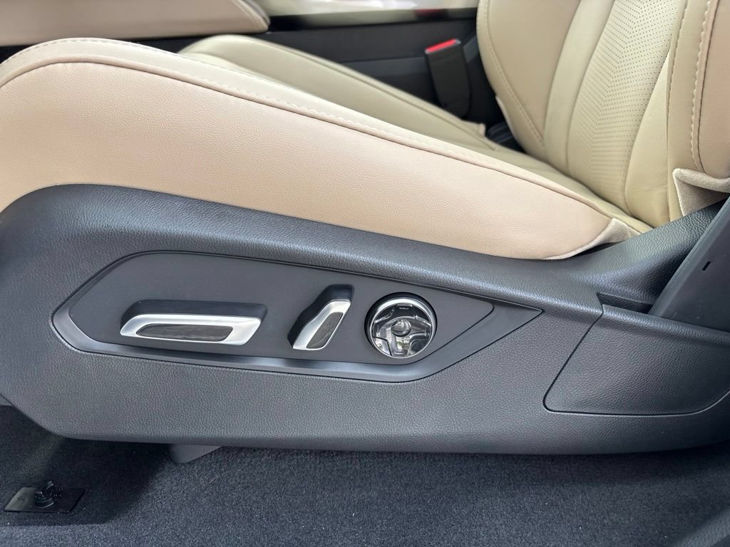 New 2026 Acura MDX w/ Technology Package FWD image 16