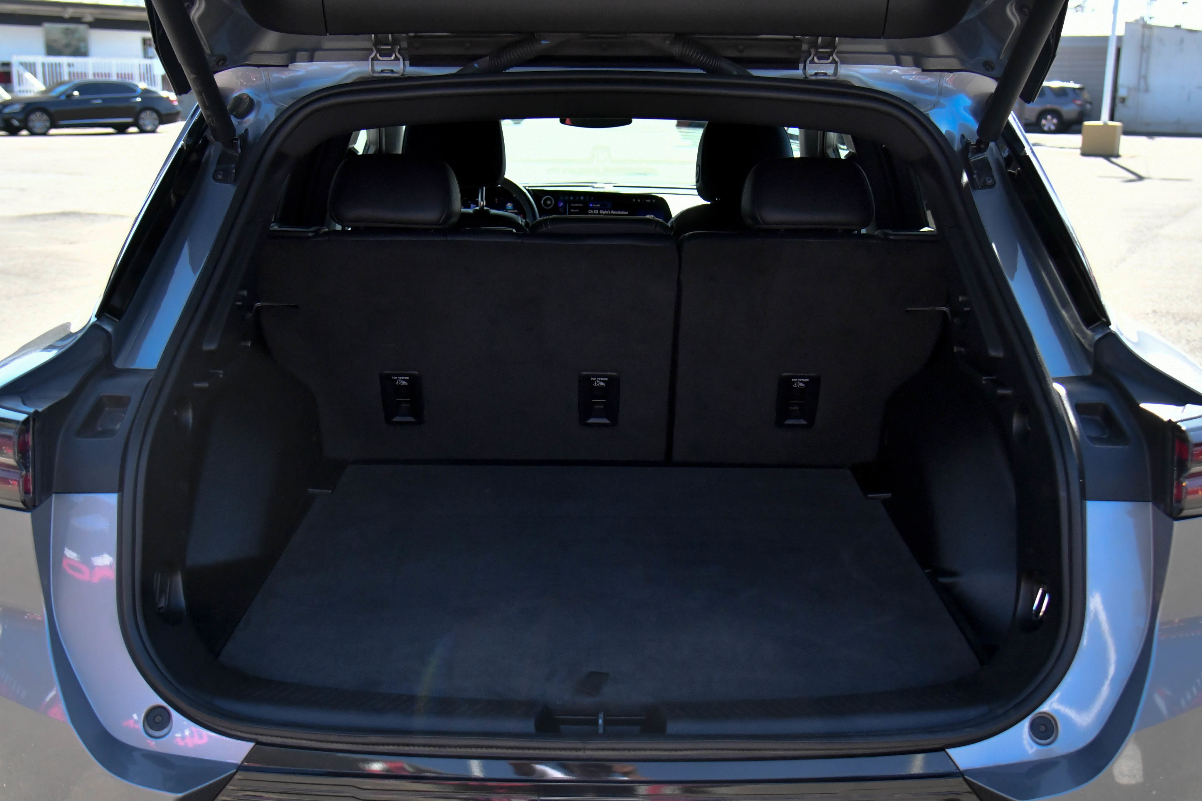 Used 2025 Chevrolet Equinox EV LT w/ Convenience Package FWD image 48