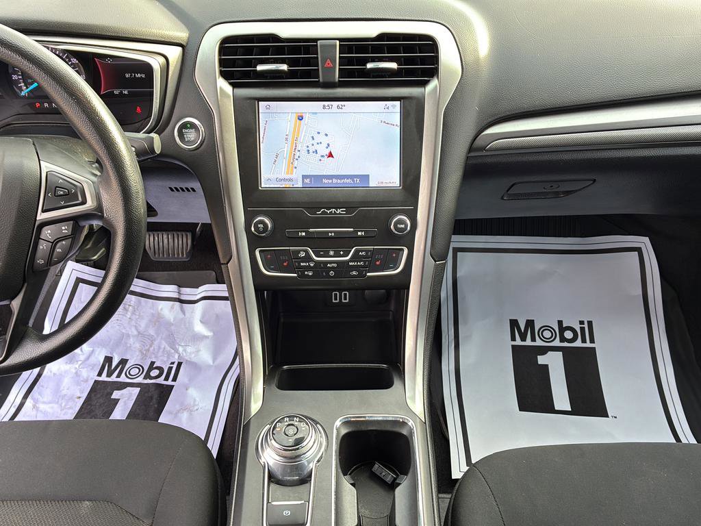 Used 2020 Ford Fusion SE image 30