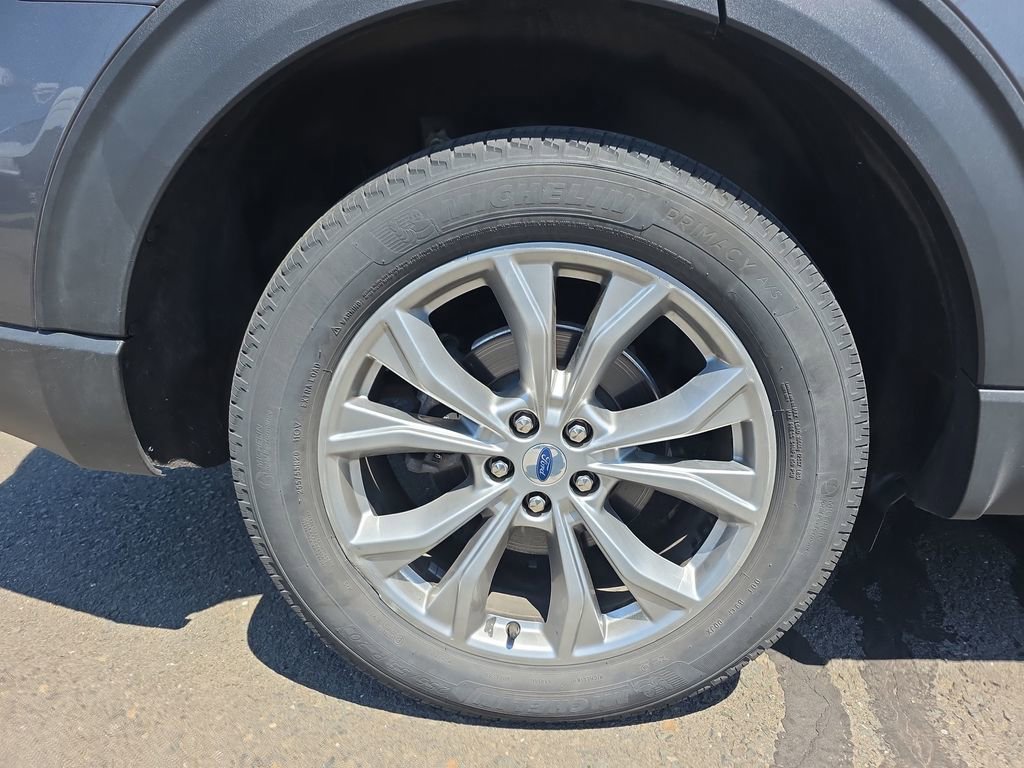Used 2023 Ford Explorer XLT w/ Equipment Group 202A AWD/4WD image 12