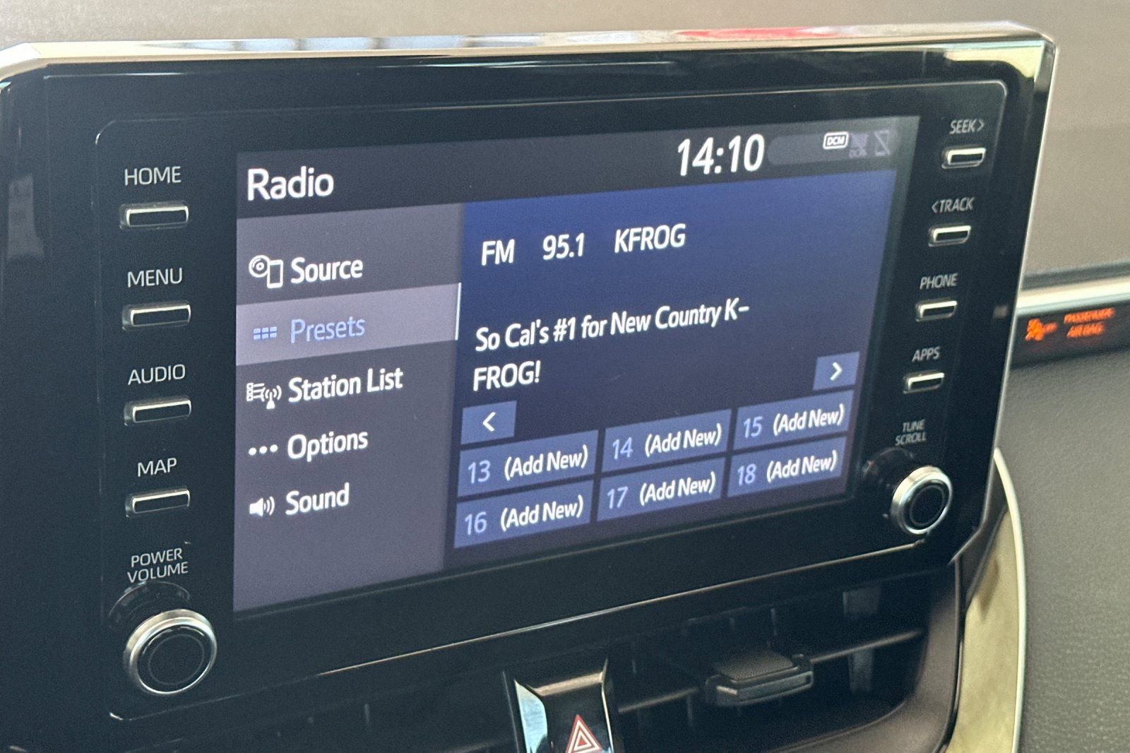 Used 2020 Toyota Corolla LE w/ Carpet Mat Package (TMS) image 18