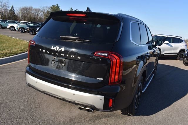 Certified 2023 Kia Telluride S w/ S Sunroof Package AWD/4WD image 4