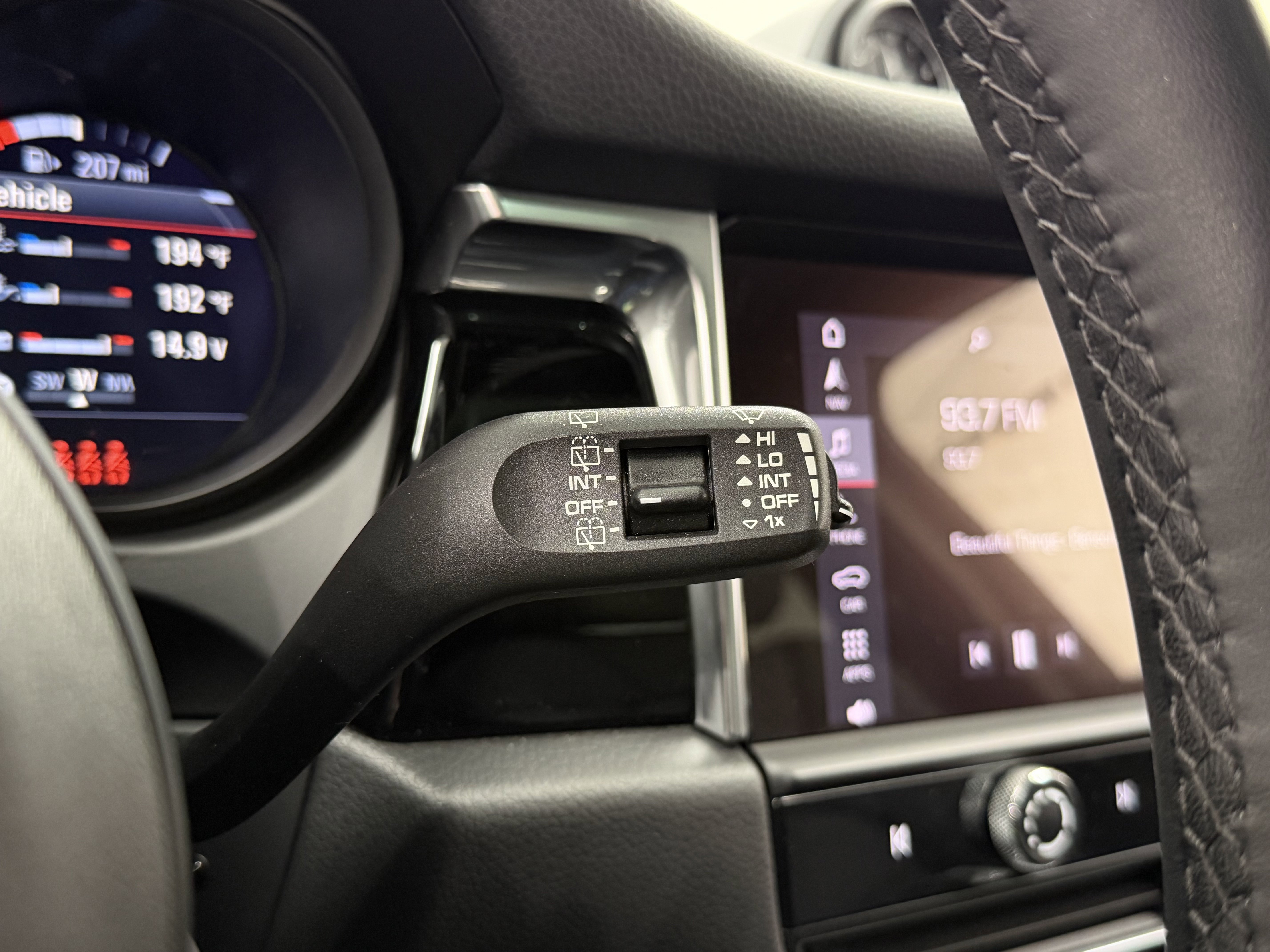 Certified 2025 Porsche Macan image 51