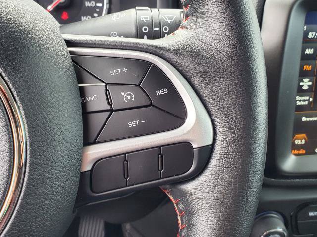 Used 2023 Jeep Renegade Trailhawk w/ Trailhawk Elite Group AWD/4WD image 13