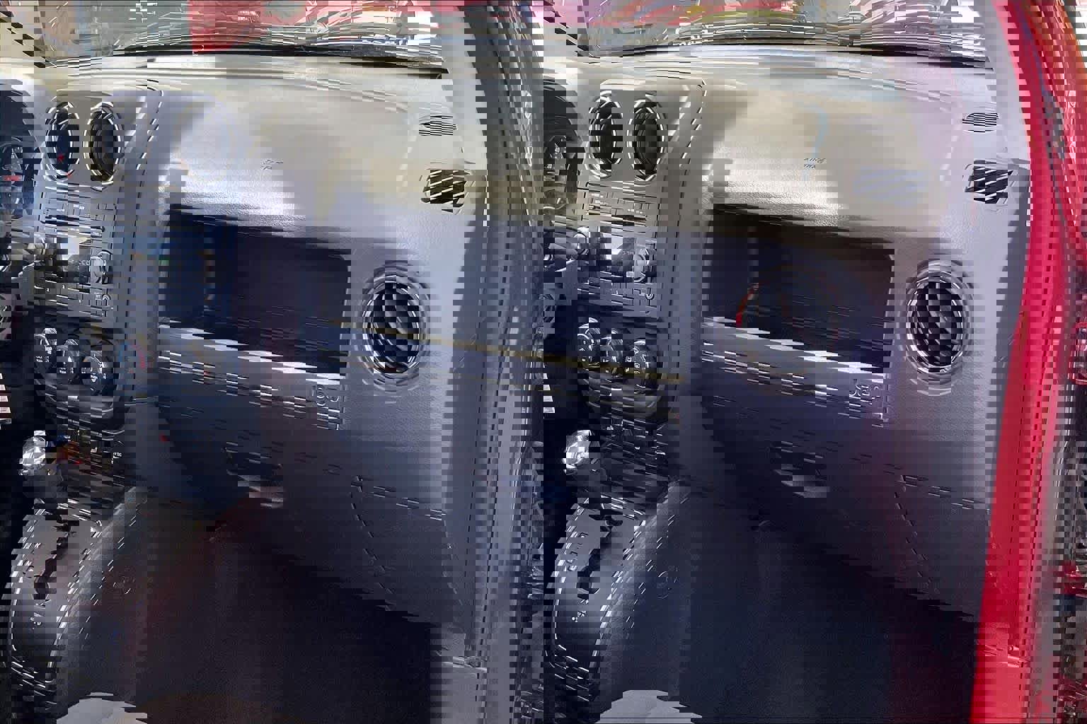 Used 2012 Jeep Compass Latitude image 16