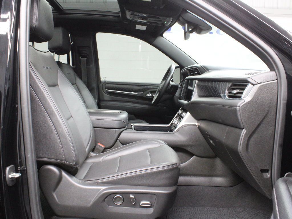 Used 2023 GMC Yukon XL Denali AWD/4WD image 40