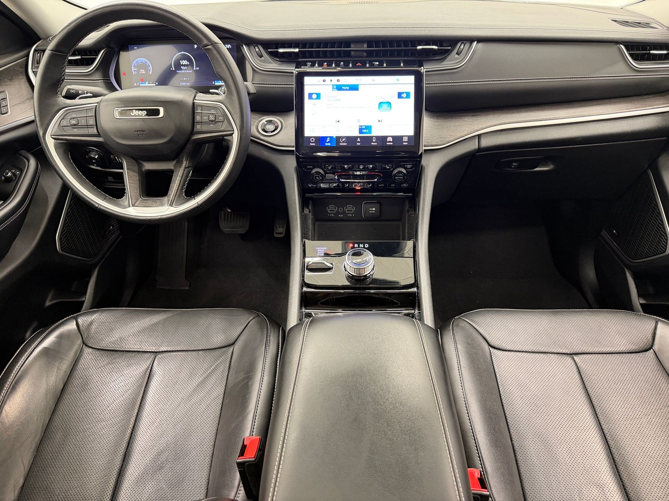 Used 2022 Jeep Grand Cherokee Limited w/ Luxury Tech Group II AWD/4WD image 15