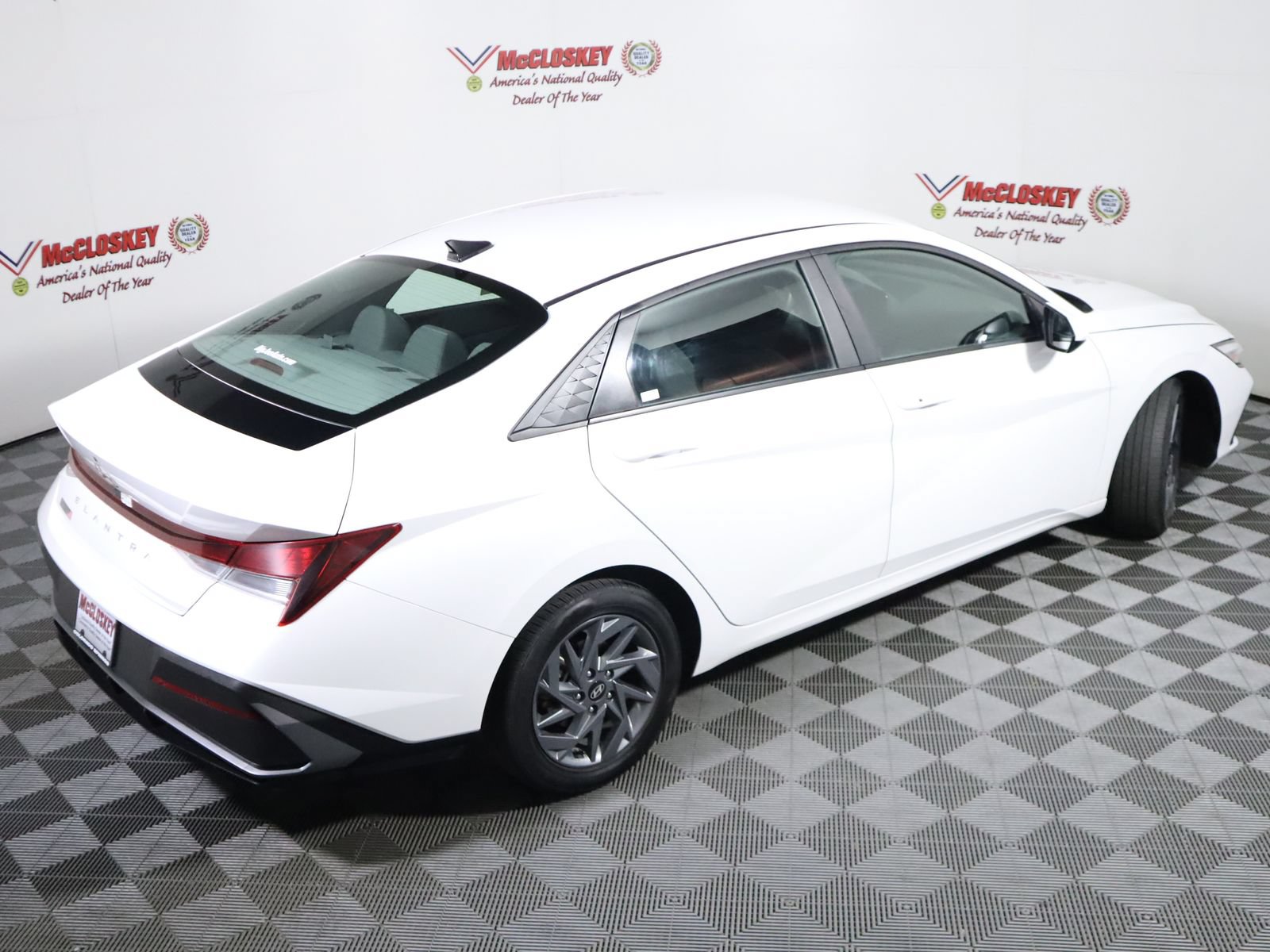 Used 2024 Hyundai Elantra SEL FWD image 4