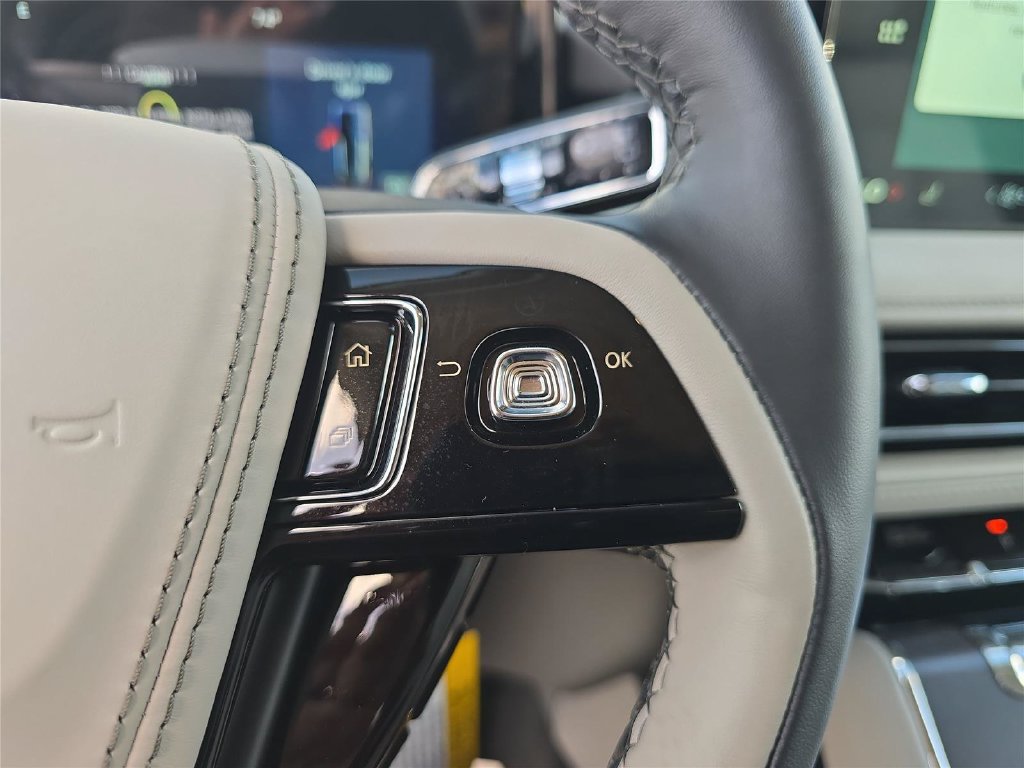 New 2027 Lincoln Aviator 2WD image 22