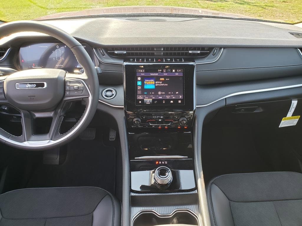 New 2025 Jeep Grand Cherokee L Altitude image 2