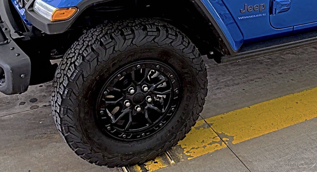 Certified 2023 Jeep Wrangler Unlimited Rubicon 4xe AWD/4WD image 7
