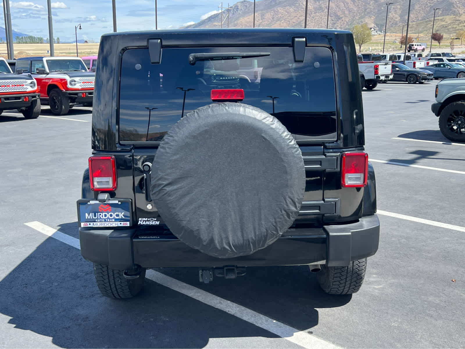 Used 2018 Jeep Wrangler Sahara w/ Connectivity Group image 9