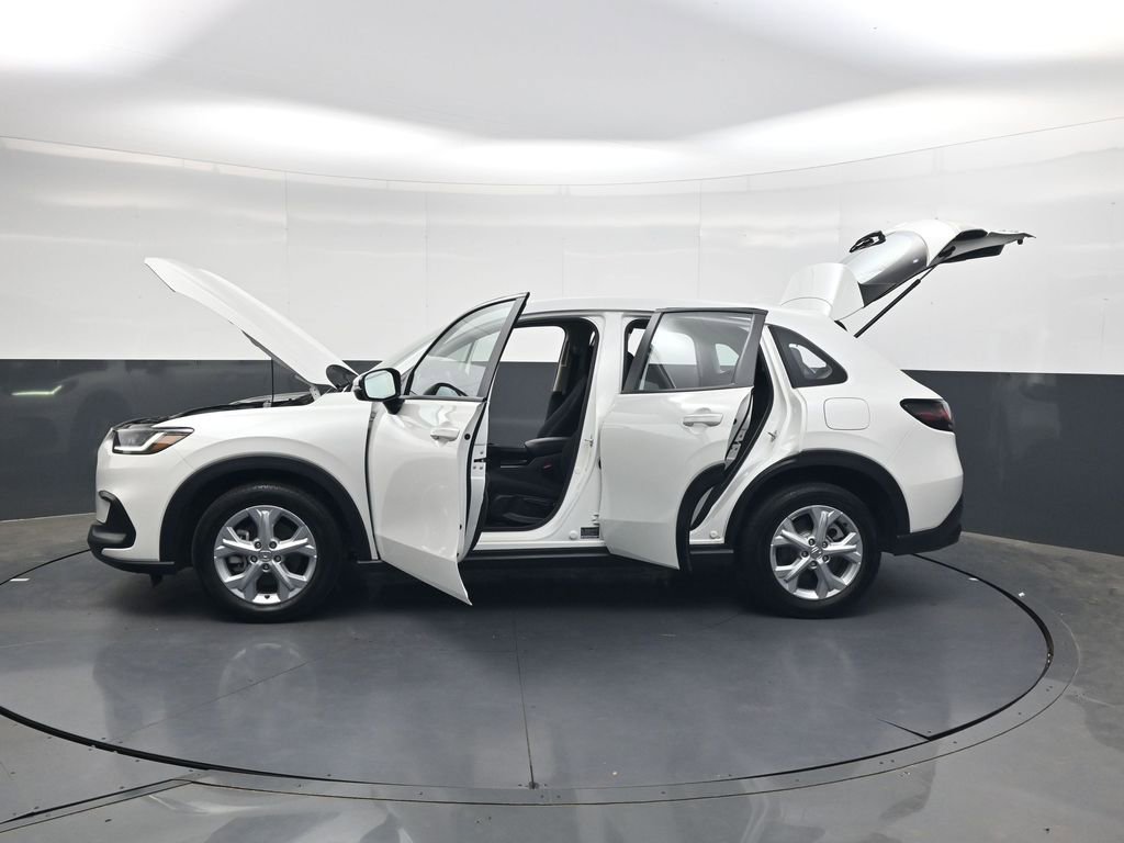 Used 2025 Honda HR-V LX image 32