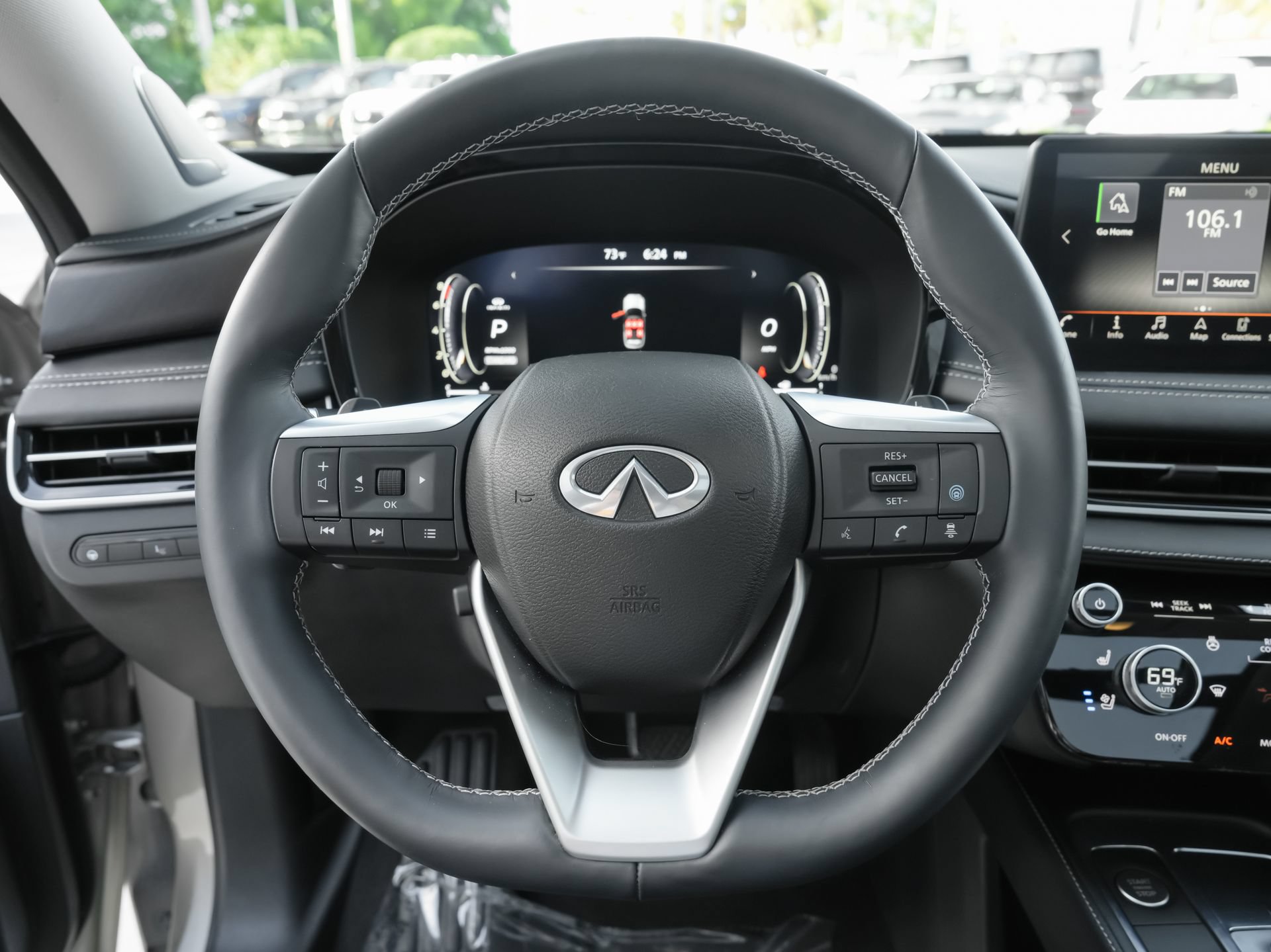 Certified 2023 INFINITI QX60 Sensory w/ Vision Package FWD image 9