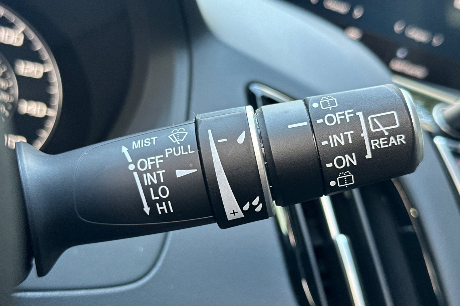 Used 2023 Acura RDX AWD image 32