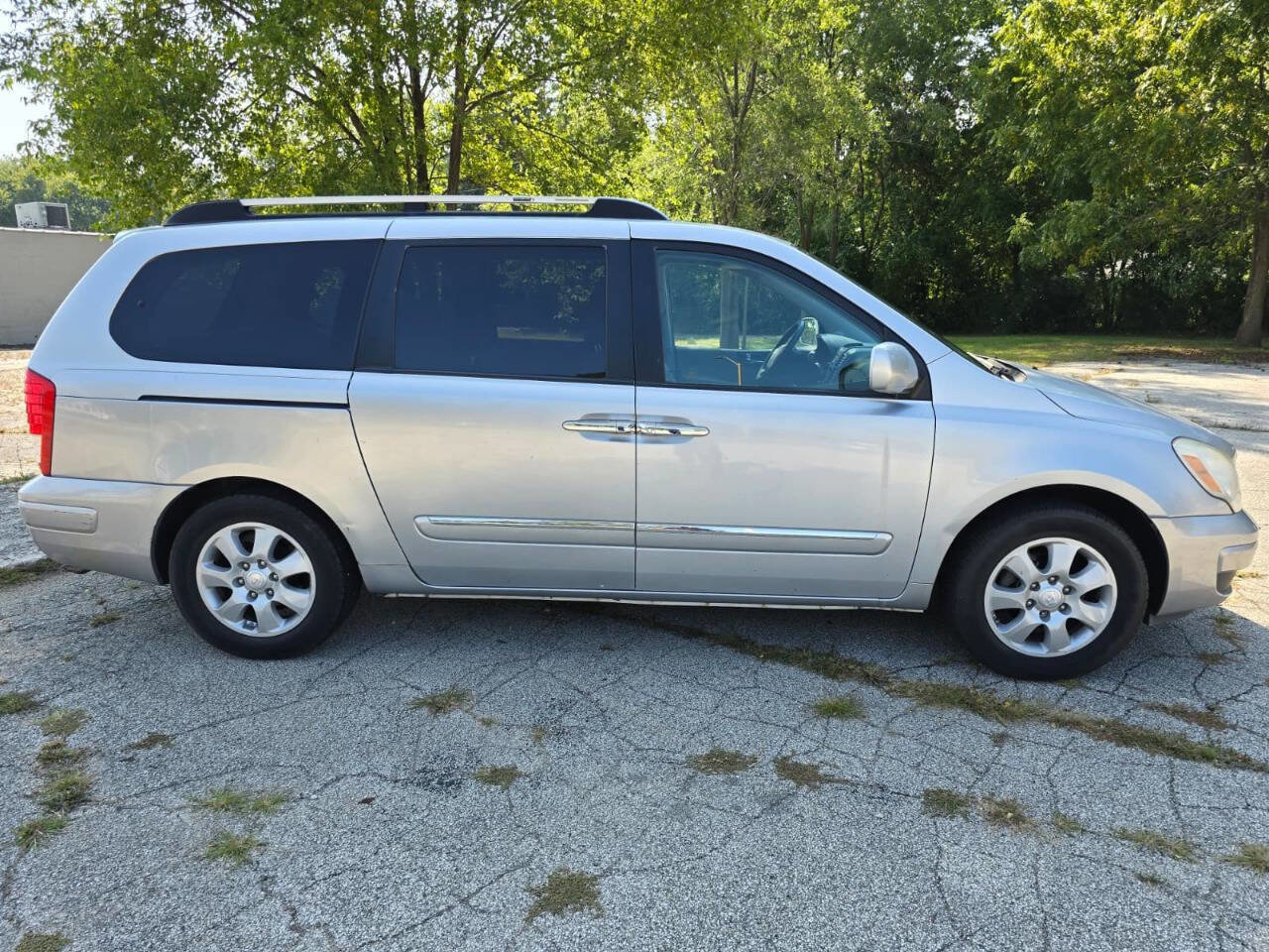 Used 2007 Hyundai Entourage GLS image 4