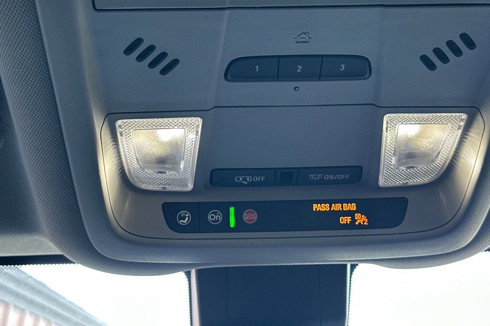 Used 2024 GMC Terrain SLT image 24