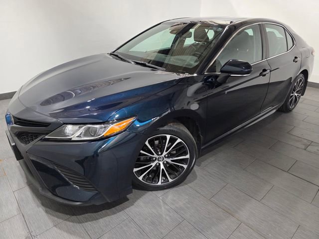 Used 2019 Toyota Camry SE w/ Convenience Package image 1