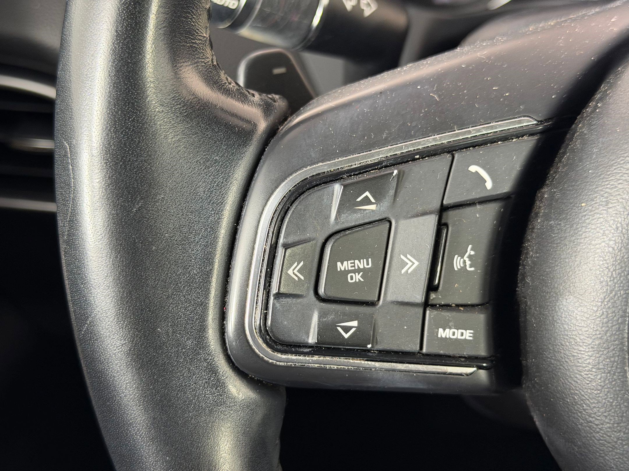 Used 2017 Jaguar F-PACE Premium image 15