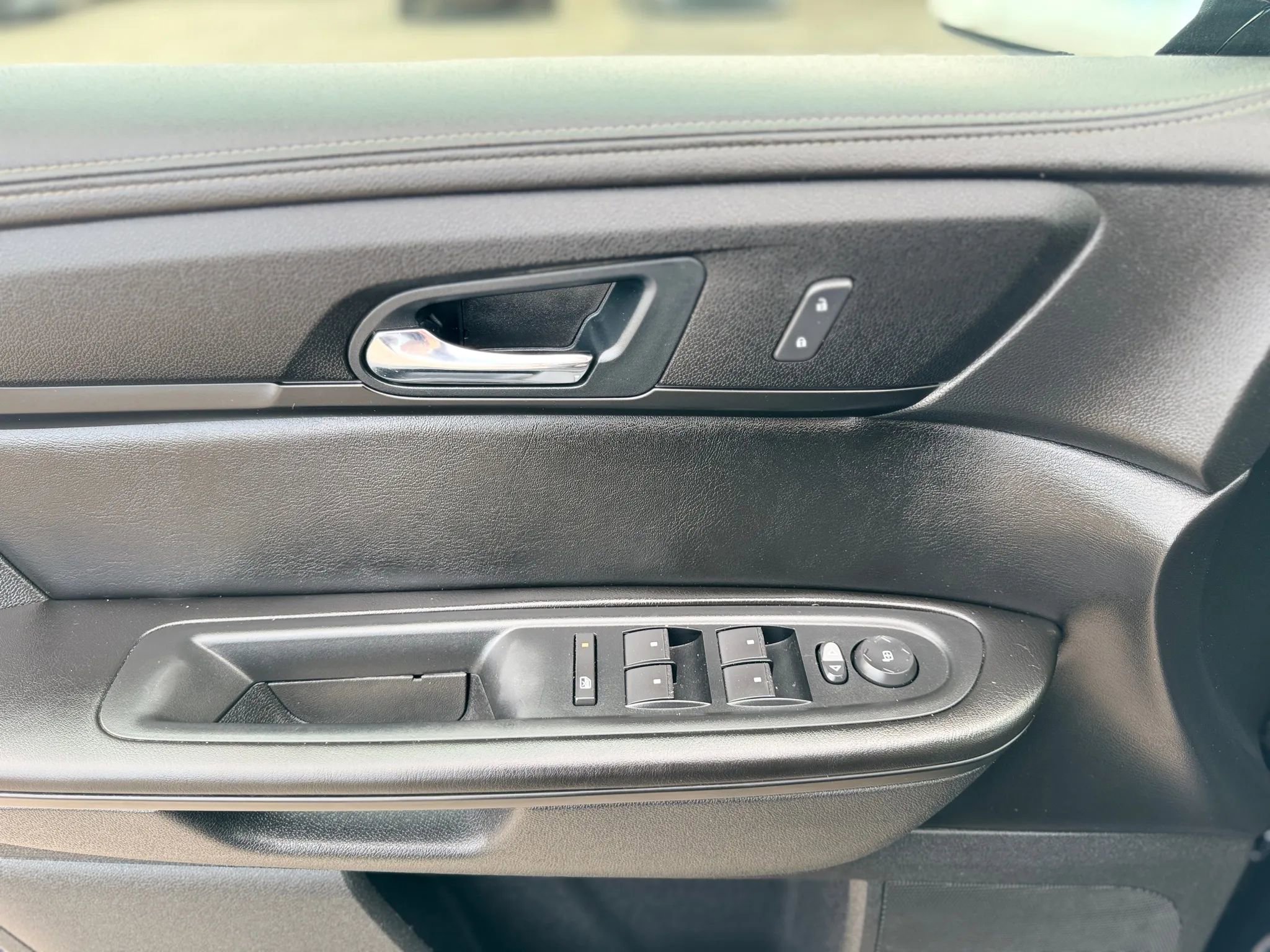 Used 2016 GMC Acadia SLE FWD image 29