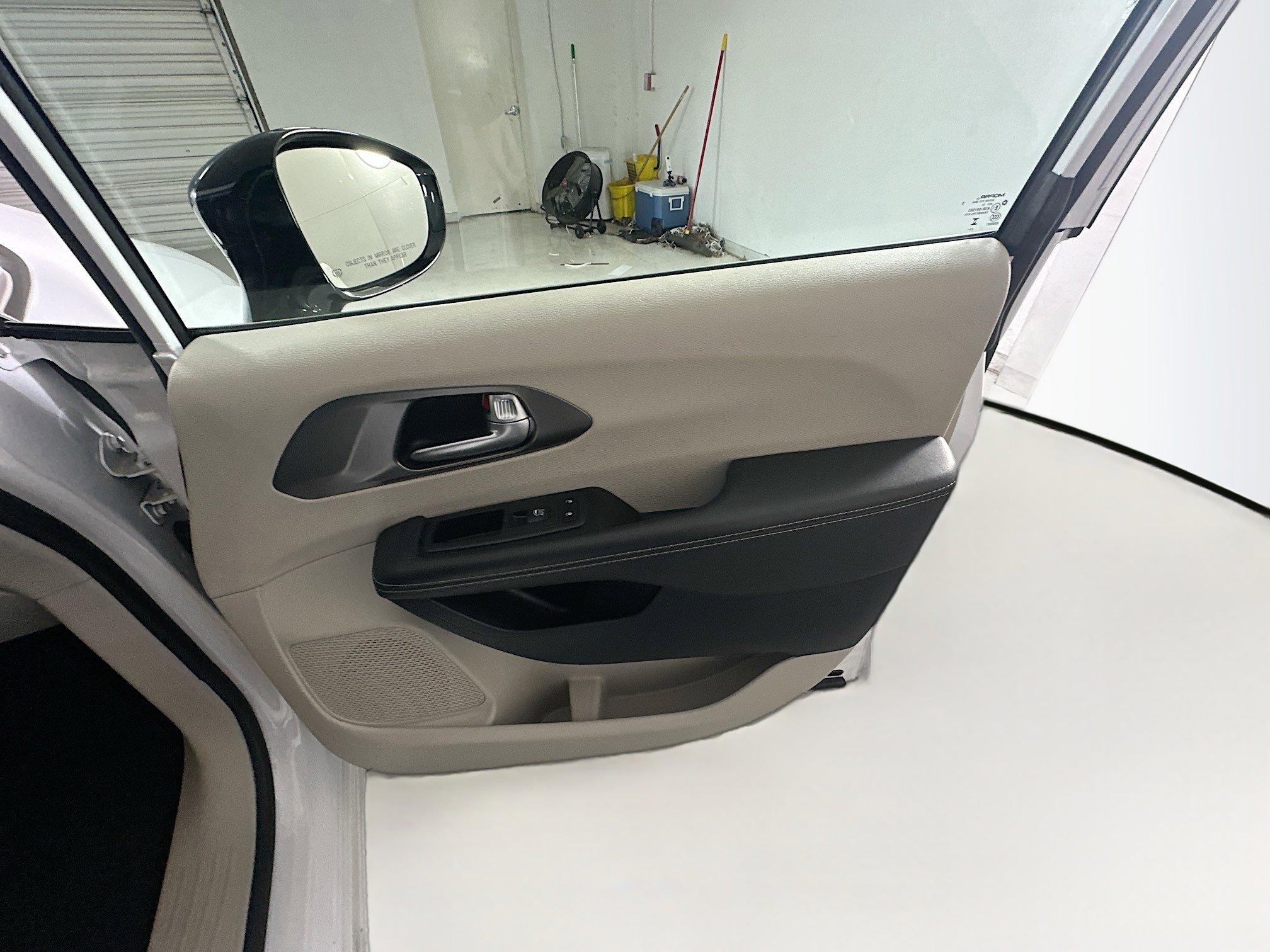 Used 2024 Chrysler Pacifica Touring-L image 33