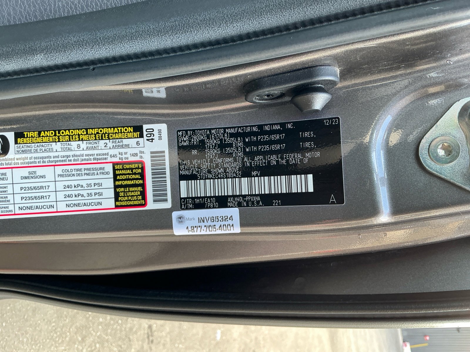 Used 2024 Toyota Sienna XLE FWD image 30