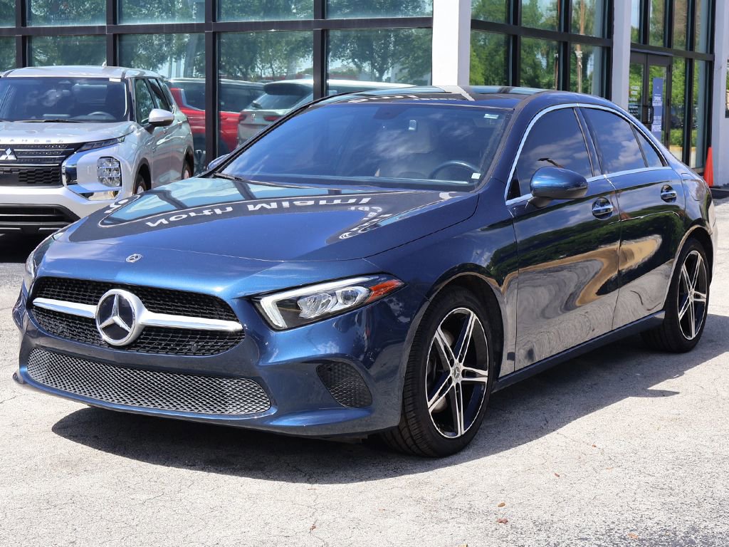 Used 2022 Mercedes-Benz A 220 4MATIC w/ Premium Package image 7