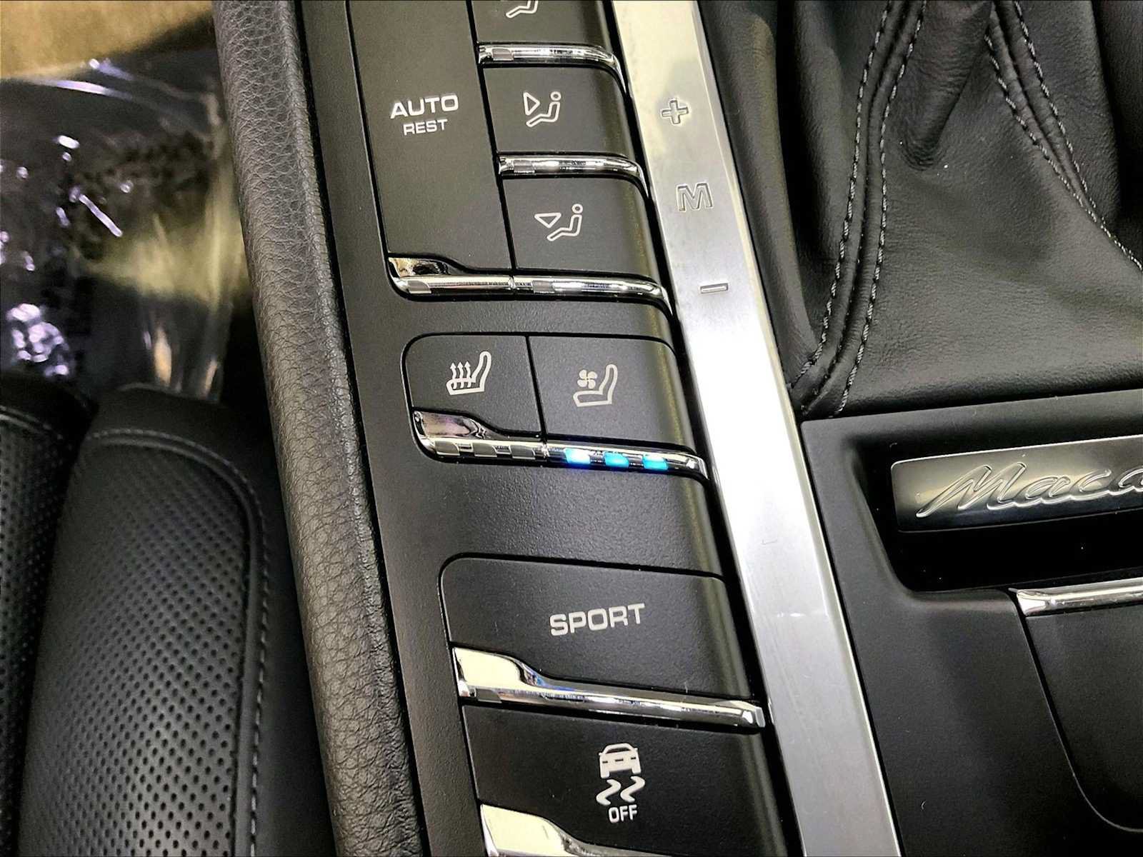 Certified 2021 Porsche Macan S AWD/4WD image 37