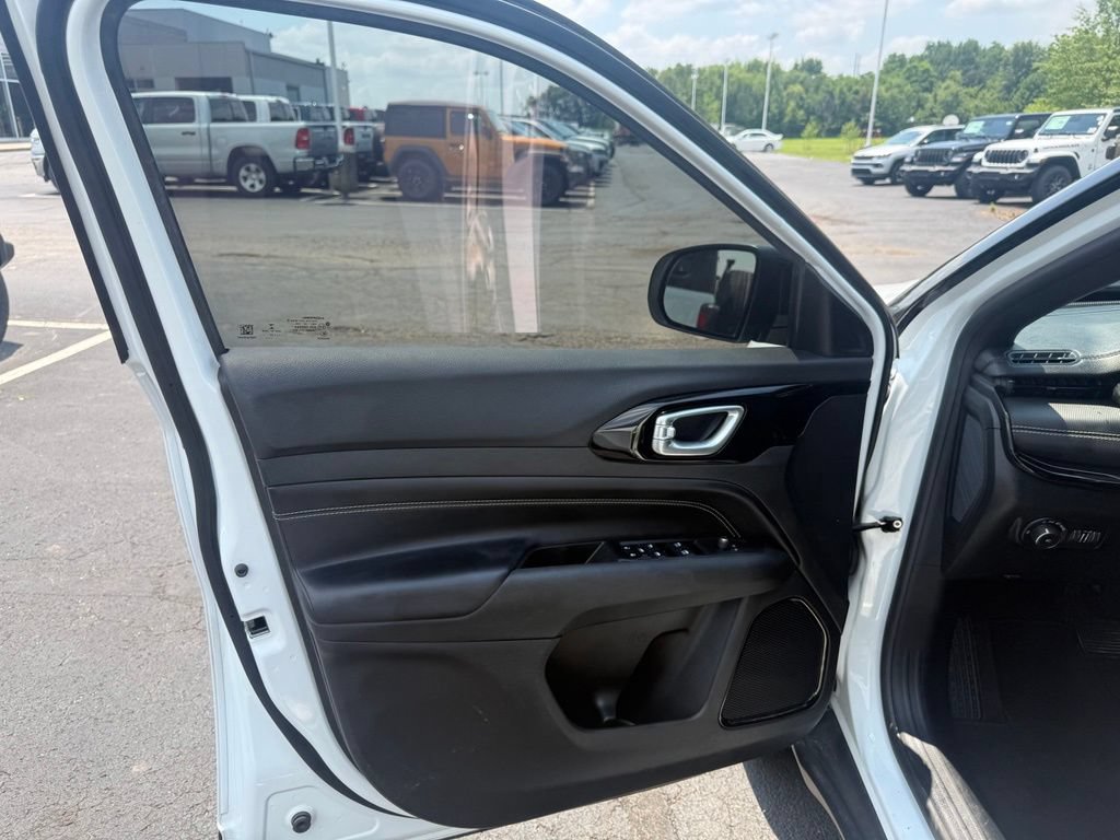 Used 2022 Jeep Compass Latitude AWD/4WD image 12