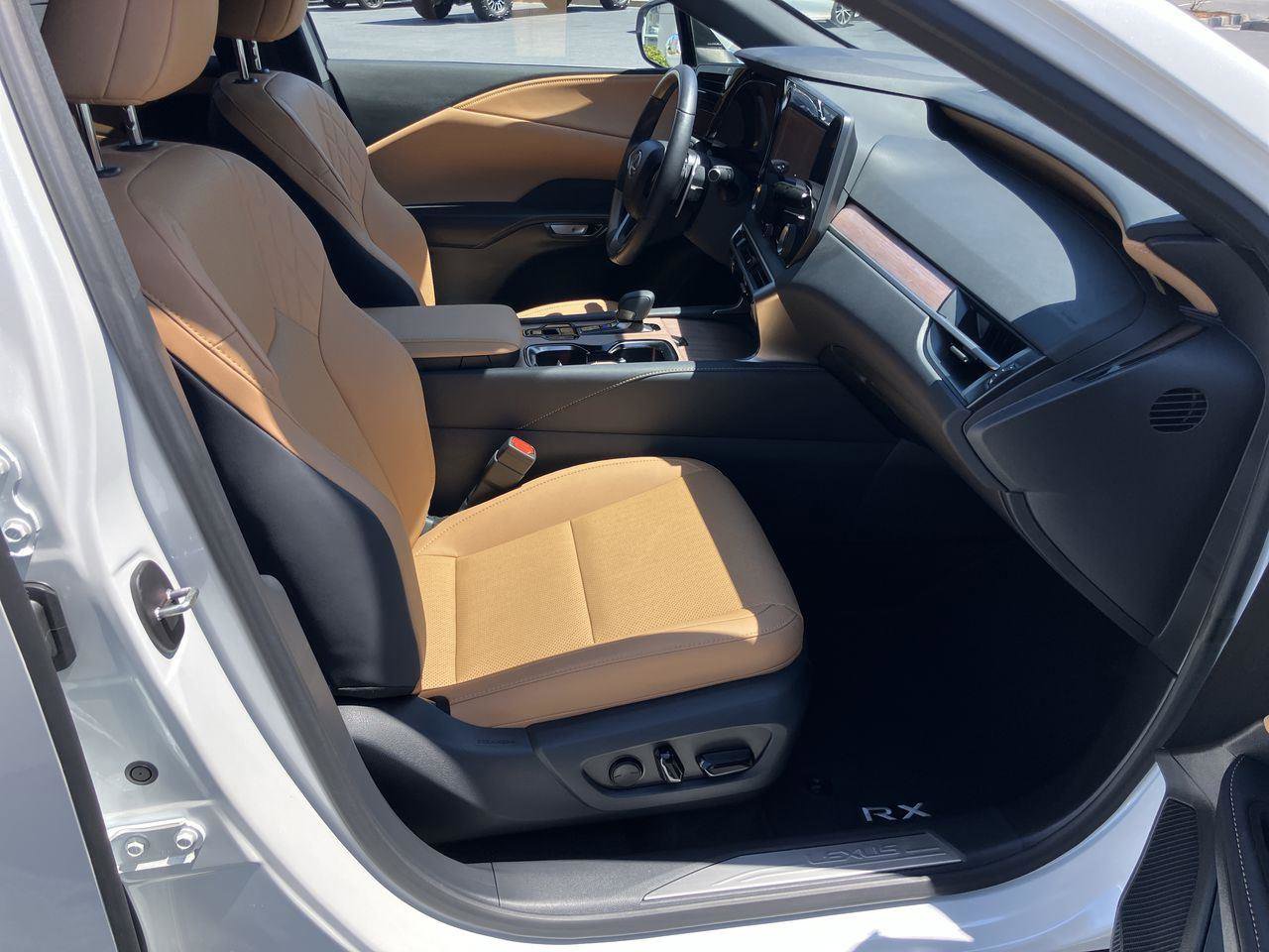 Used 2025 Lexus RX 350 Premium w/ Accessory Package (Z1) image 36