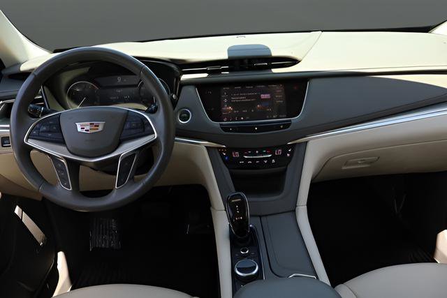 Used 2021 Cadillac XT5 Premium Luxury FWD image 17