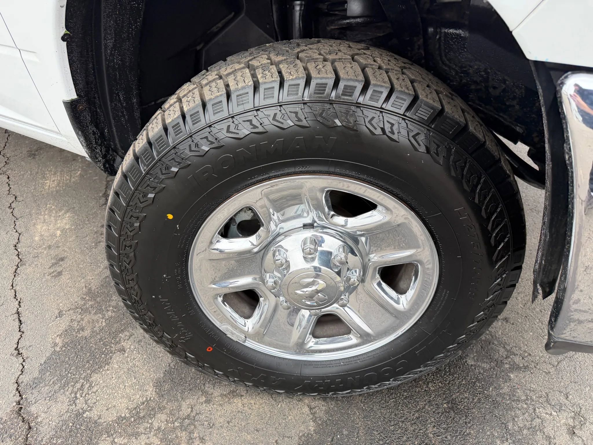 Used 2017 RAM 3500 Tradesman w/ Chrome Appearance Group image 45